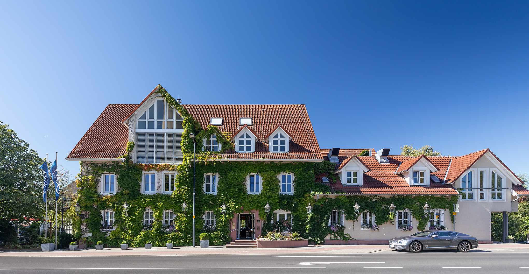 Zeller Hotel + Restaurant